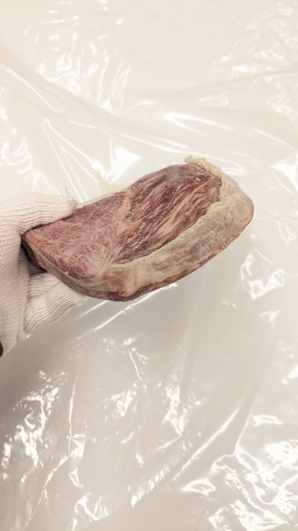 ★★★冷凍 交雑牛ミスジ ブロック 埼玉県産夢味牛909 610g 単価¥550/100g 賞味期限2026/04/26