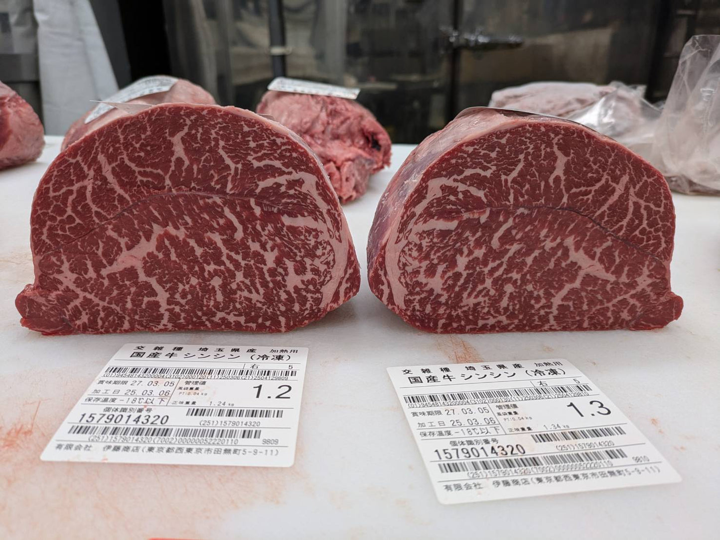 冷凍 交雑牛シンシン 埼玉県産上藤沢牛5右 2.5kg 単価¥4400/kg 賞味期限2027/03/05