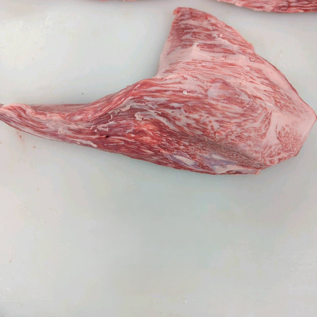【写真現物】冷凍 国産交雑牛 トモサンカク 50左 1.7kg 単価6,100/kg(税込)