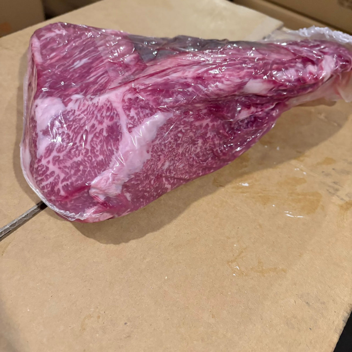 【写真現物】冷蔵 国産交雑牛 トモサンカク 505右 1.7kg 単価6,100円/kg(税込)