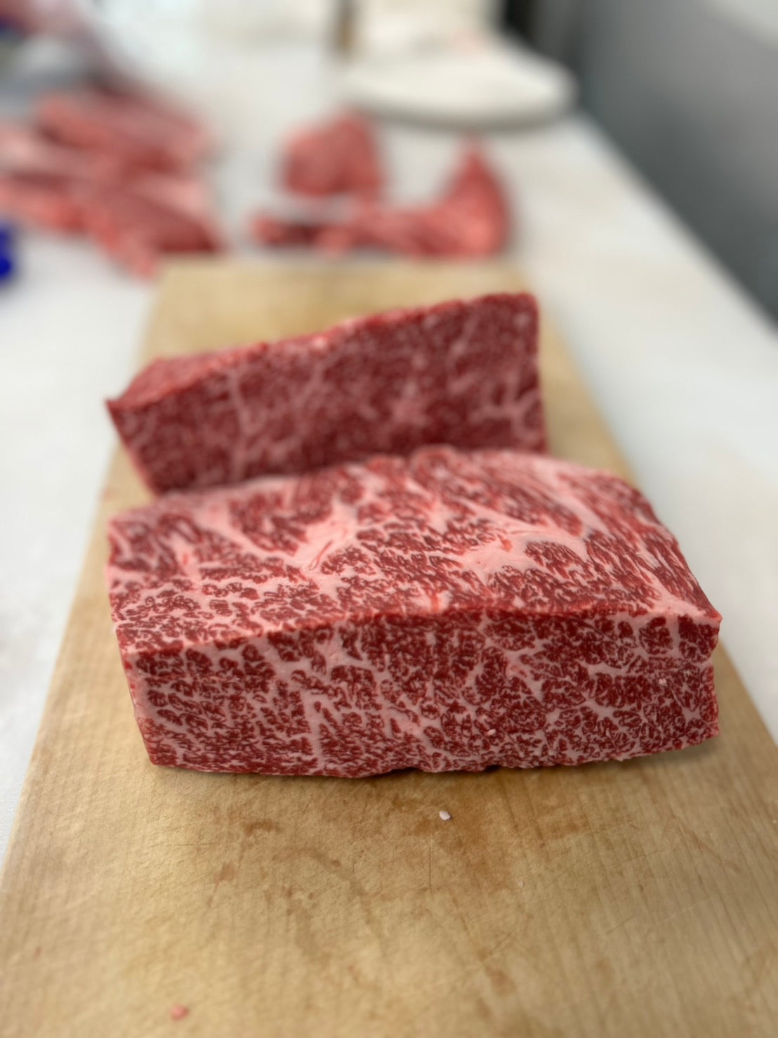 【ご家庭用】冷凍ローストビーフ用ブロック 約400g ¥2700(税込)