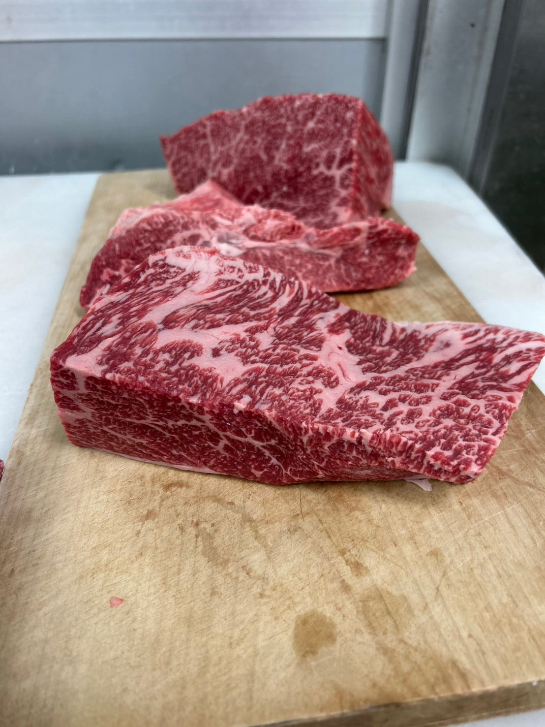【ご家庭用】冷凍ローストビーフ用ブロック 約400g ¥2700(税込)