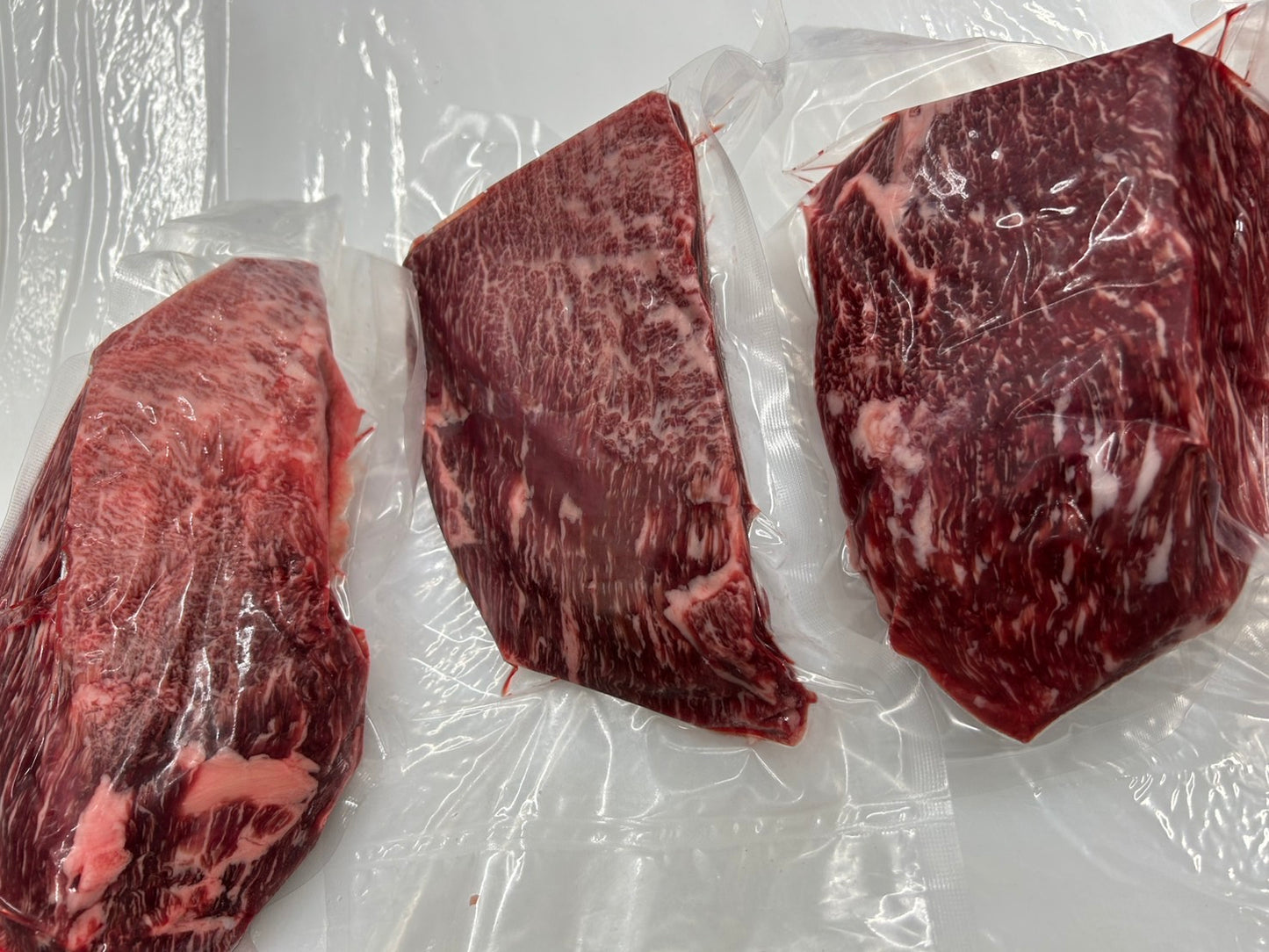 【ご家庭用】冷凍ローストビーフ用ブロック 約400g ¥2700(税込)