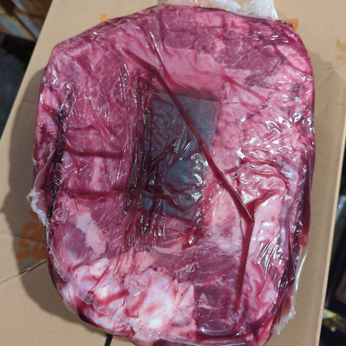 【現物写真】冷蔵 国産交雑牛ランプ 栃木県産 16右 6.8kg 単価3,980/kg(税込) 賞味期限2026年11月20日