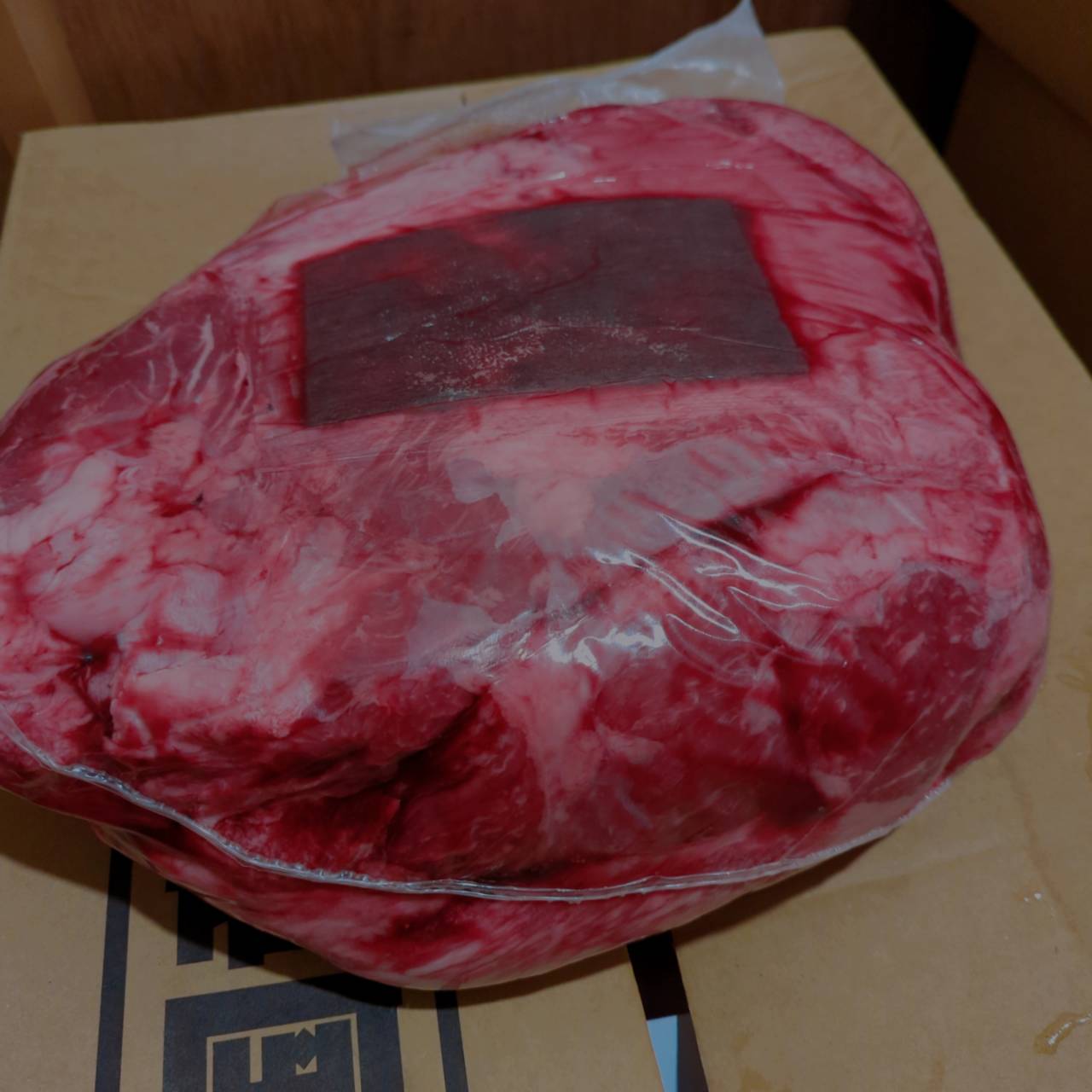 【写真現物】冷蔵 　国産交雑牛ランプ　 122左 7.2kg 　単価3,700/kg（税込）