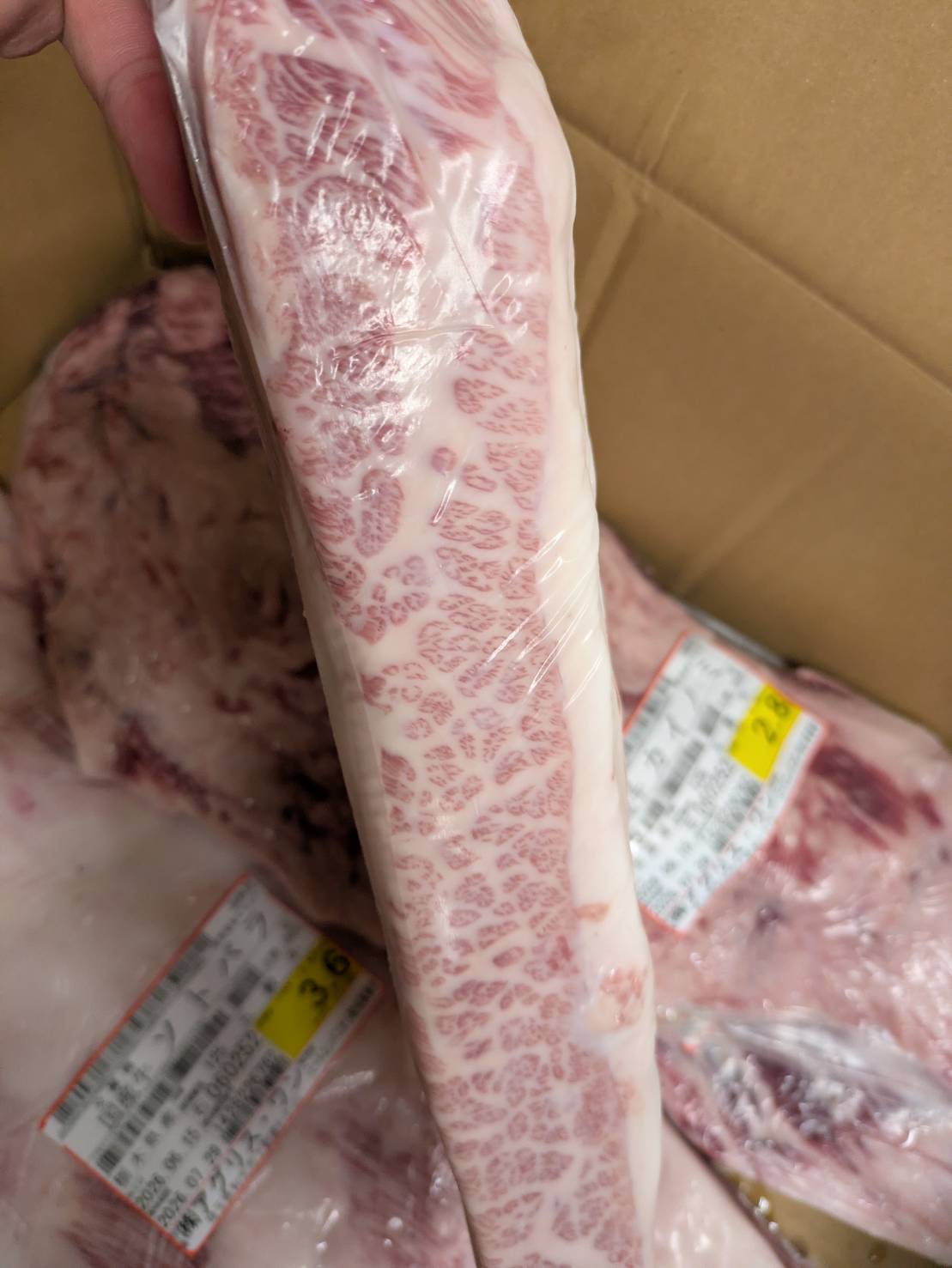 冷蔵 交雑 ジョウバラ 栃木県産 五穀牛 125右 2.4kg 単価\3700/kg 賞味期限2026年07月29日