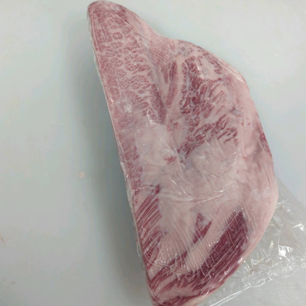 【写真現物】●冷凍 　国産交雑牛ボンショー（上バラ）　 枝番（1656左）1.1kg 　単価5,500/kg（税込）
