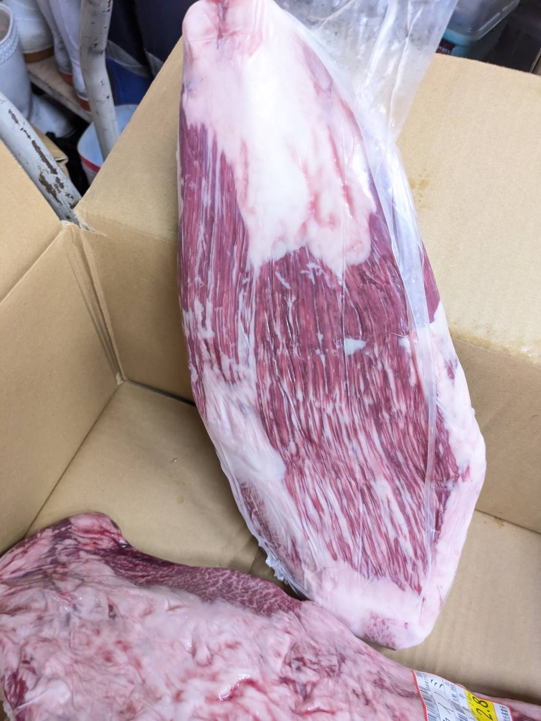 【写真現物】冷蔵 　国産交雑牛ササミ(フランク)　 枝番（125右）1.8kg 　単価5,700/kg（税込）