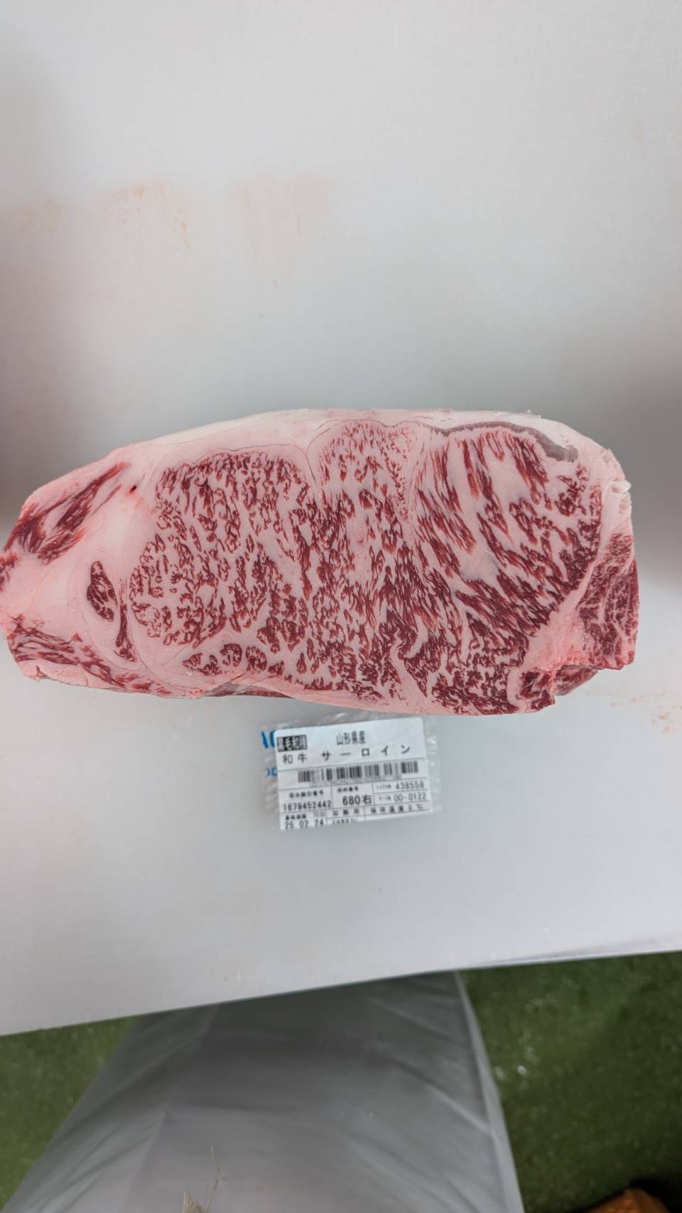 冷凍　黒毛和牛サーロイン(分割） 　山形県産　680右 3.5kg 単価¥7200/kg 　賞味期限2026/12/16