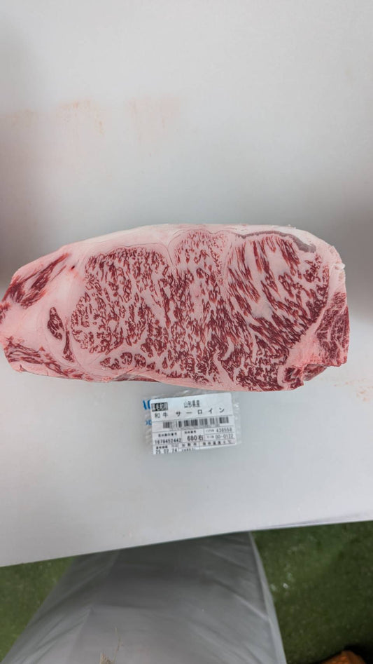 冷凍　黒毛和牛サーロイン(分割） 　山形県産　680右 3.5kg 単価¥7200/kg 　賞味期限2026/12/16