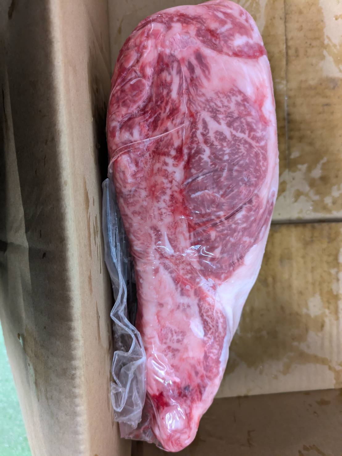 冷凍 交雑 サーロイン 埼玉県産 五穀牛 472右 3.2kg 単価\5900/kg 賞味期限2028年05月24日