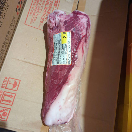 冷蔵　交雑牛トウガラシ　埼玉県産　武蔵牛　251左　3.8kg　4000円/kg（税込）　賞味2026年5月27日