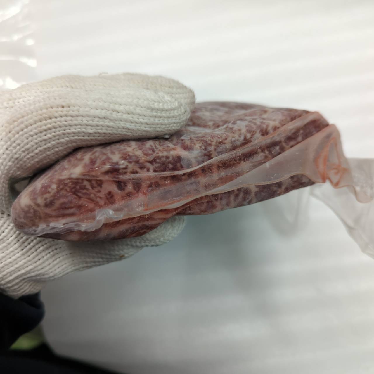 【小分け】【BBQ】●冷凍 　交雑牛ミスジ（ウデ） 北海道産759左 0.6kg 単価¥6725/kg（税込） 賞味期限2027/05/28