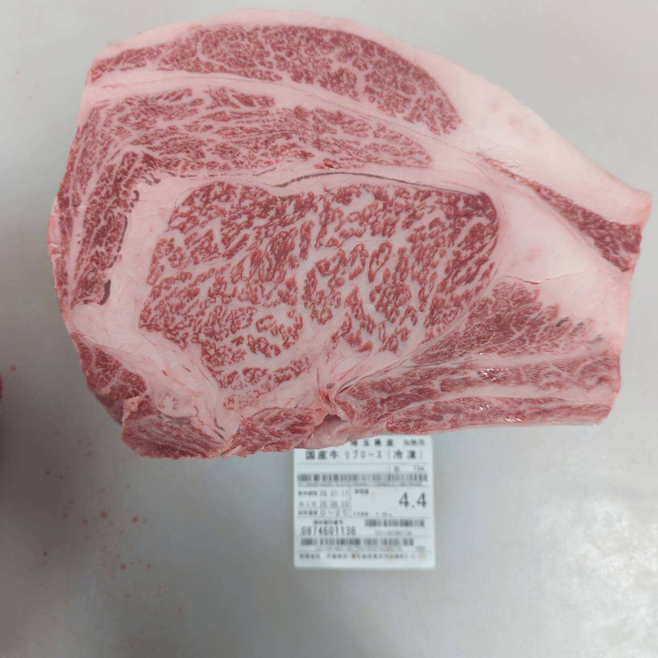 【現物商品】●冷凍　国産交雑牛リブロース 　4.4kg　734右　単価¥4980/kg 賞味期限2028年5月