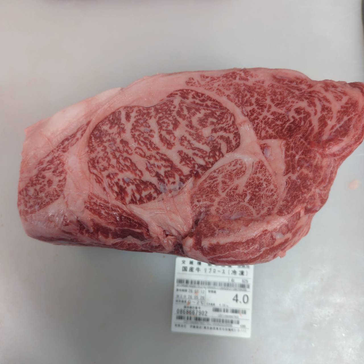【スポット】●冷凍　国産交雑牛リブロース カブリ無し　4.0kg　625右　単価¥6000/kg 賞味期限2028年4月
