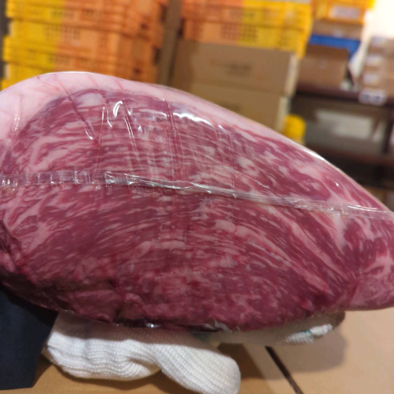 【写真現物】冷蔵 　国産交雑牛イチボ　 192右 7.8kg 　単価3,900/kg（税込）