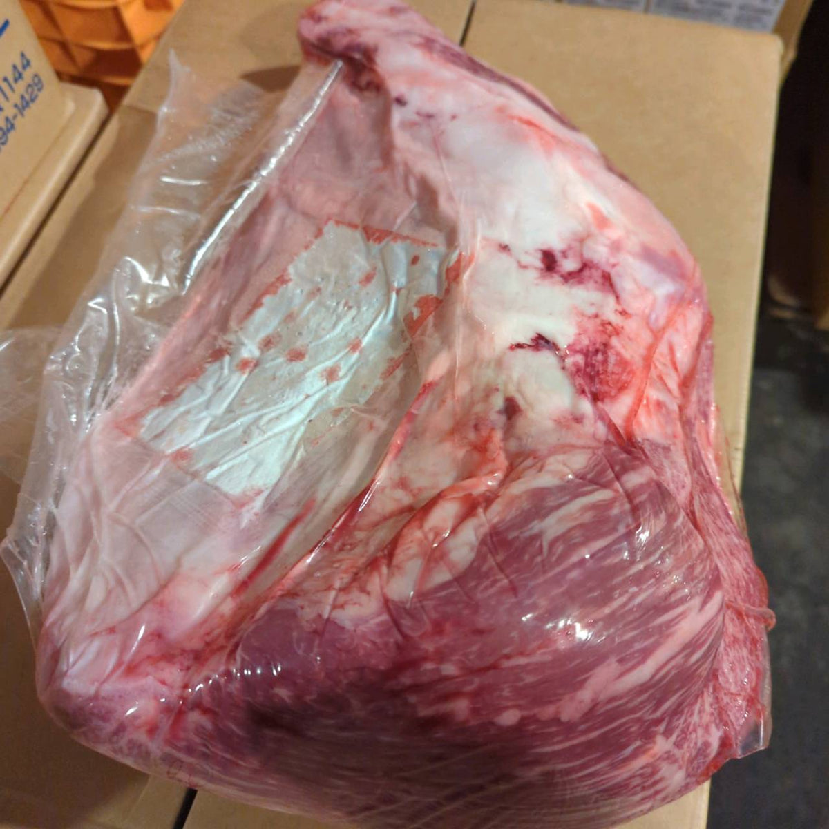 【写真現物】冷蔵 　国産交雑牛イチボ　 511右 5.7kg 　単価3,980/kg（税込）