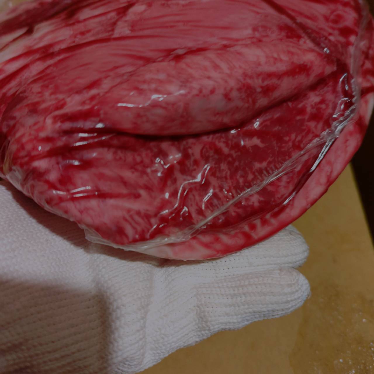 【写真現物】冷蔵 　国産交雑牛ランプ　 609右 6.4kg 　単価3,700/kg（税込）