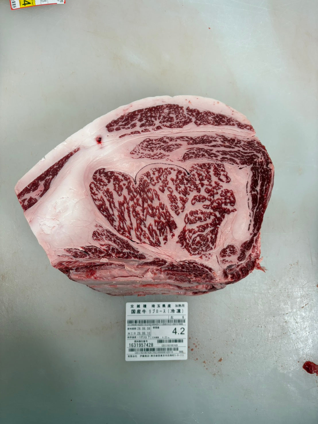 【現物商品】●冷凍　国産交雑牛リブロース 　4.2kg　6左　単価¥4980/kg 賞味期限2028年6月