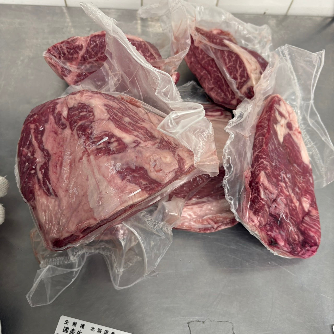 【スポット】冷蔵 　国産交雑牛ヒレ 4番クラス 単価¥9830/kg （税込）
