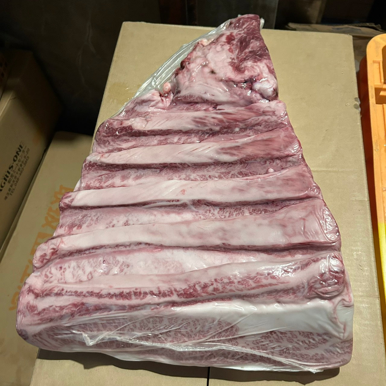 黒毛和牛三角バラ　冷蔵　単価4,280円/kg（税込）　写真現物（80049）7.4kg