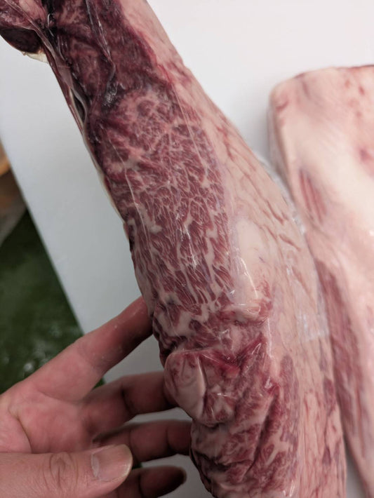 【写真現物】●冷凍 　国産交雑牛カイノミ　 枝番（243）3.7kg 　単価6,800/kg（税込）