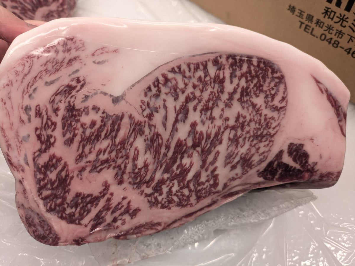 【現物写真】冷凍 国産交雑牛サーロイン あたま 栃木県産 101右 3.2kg 単価6,300/kg（税込） 賞味期限2028年09月09日