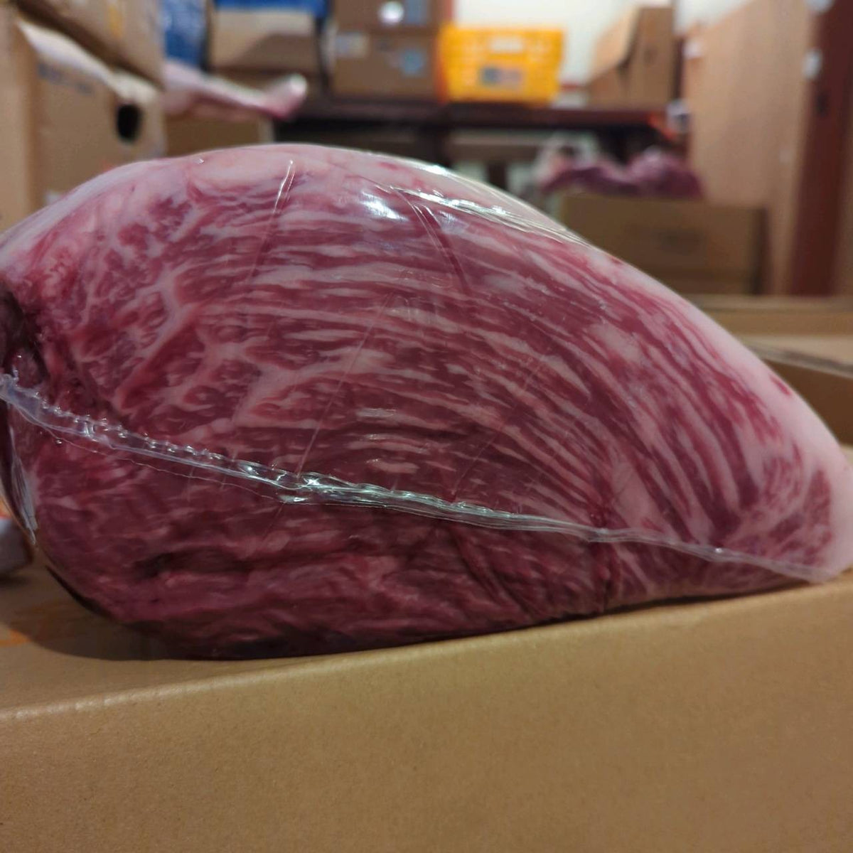 【現物写真】冷蔵 国産交雑牛イチボ 栃木県産 16右 6.9kg 単価3,980/kg（税込） 賞味期限2026年11月20日