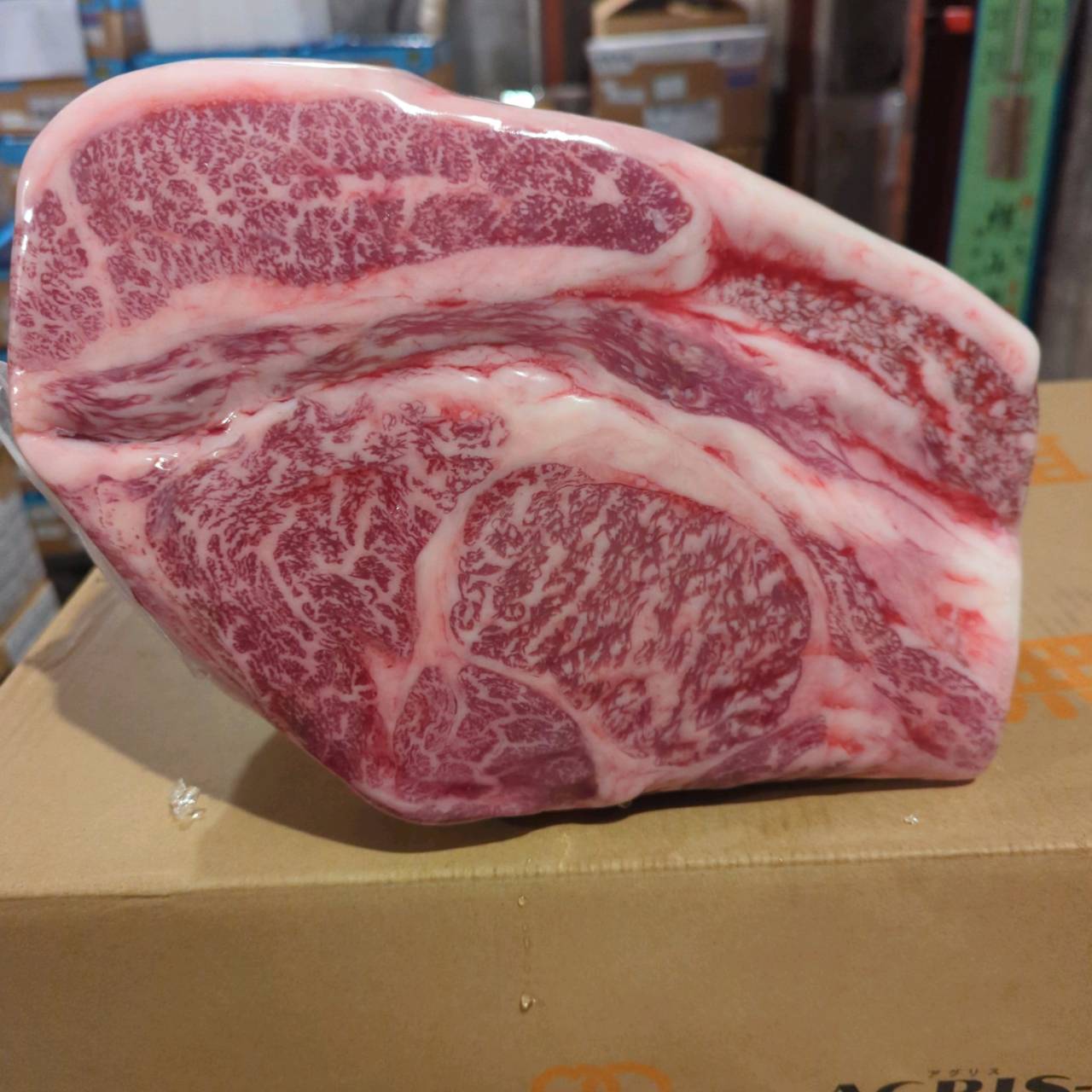 【写真現物】冷蔵 　国産交雑牛 リブロース　203左　10.9kg 　単価5,200/kg（税込）
