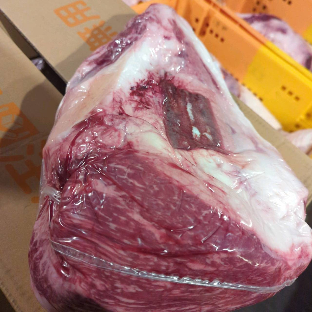 【現物写真】冷蔵 国産交雑牛イチボ 埼玉県産 210左 5.8kg 単価3,980/kg（税込） 賞味期限2026年11月25日