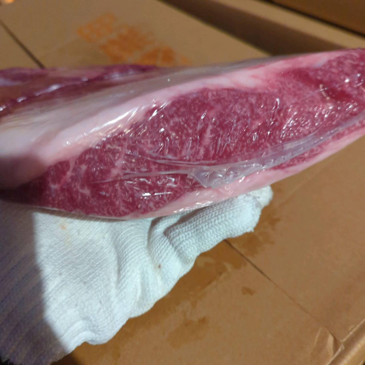 【写真現物】ブリスケの良いところ　冷蔵 　国産交雑牛ブリスケ　4番クラス　 367左 2.6kg 　単価3,980/kg（税込）