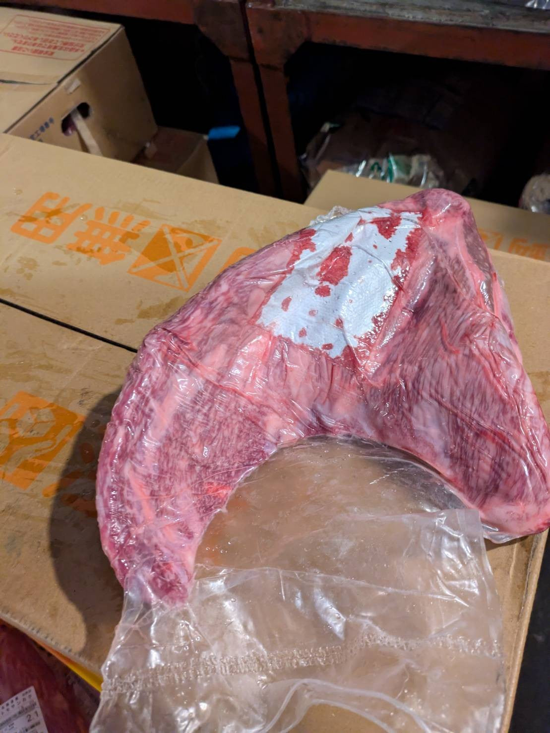 【現物写真】【冷凍】 国産交雑牛トモサンカク 北海道産 379右 1.9kg 単価4,300/kg（税込） 賞味期限2028年10月18日