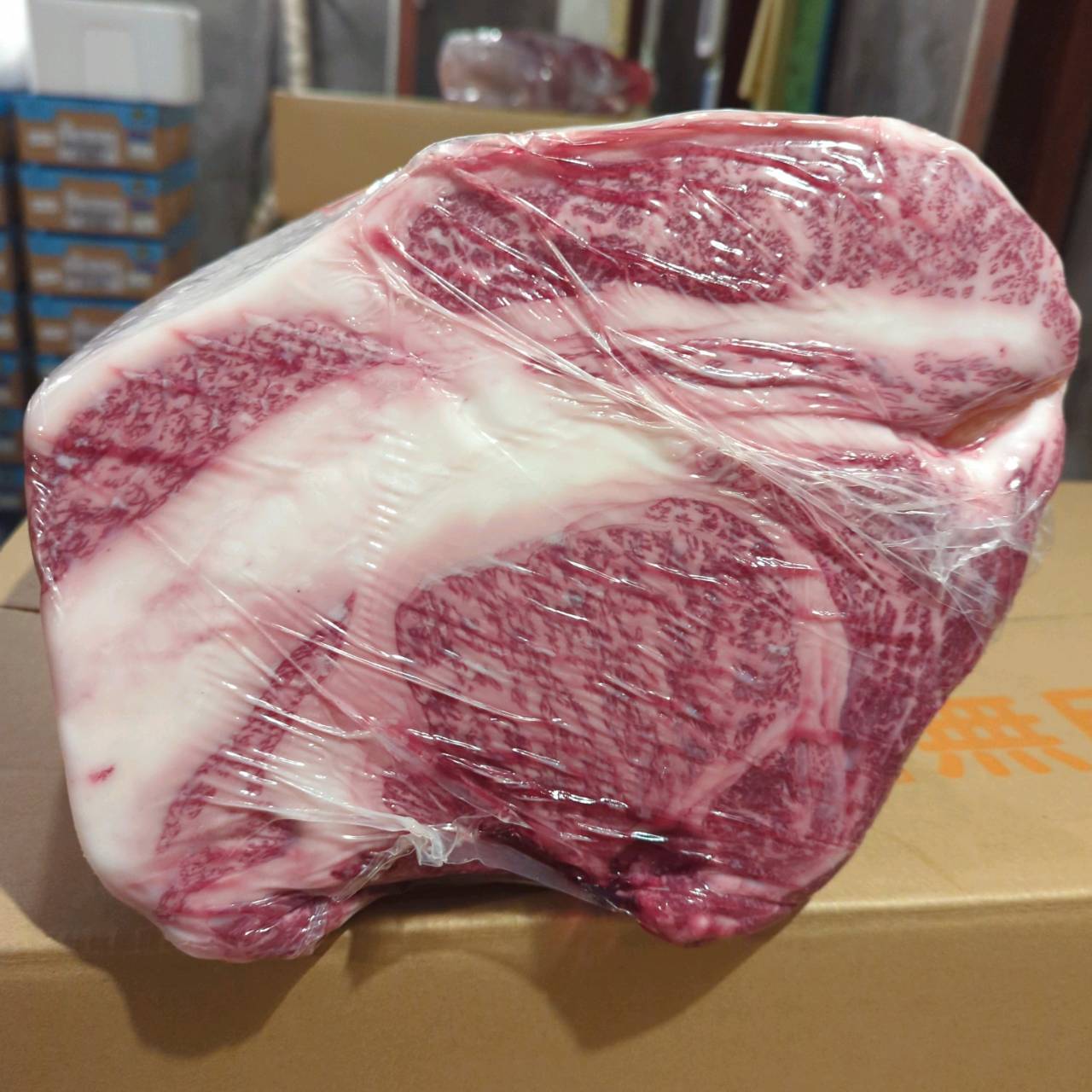 【写真現物】冷蔵 　国産交雑牛 リブロース　400右　10.0kg 　単価5,200/kg（税込）