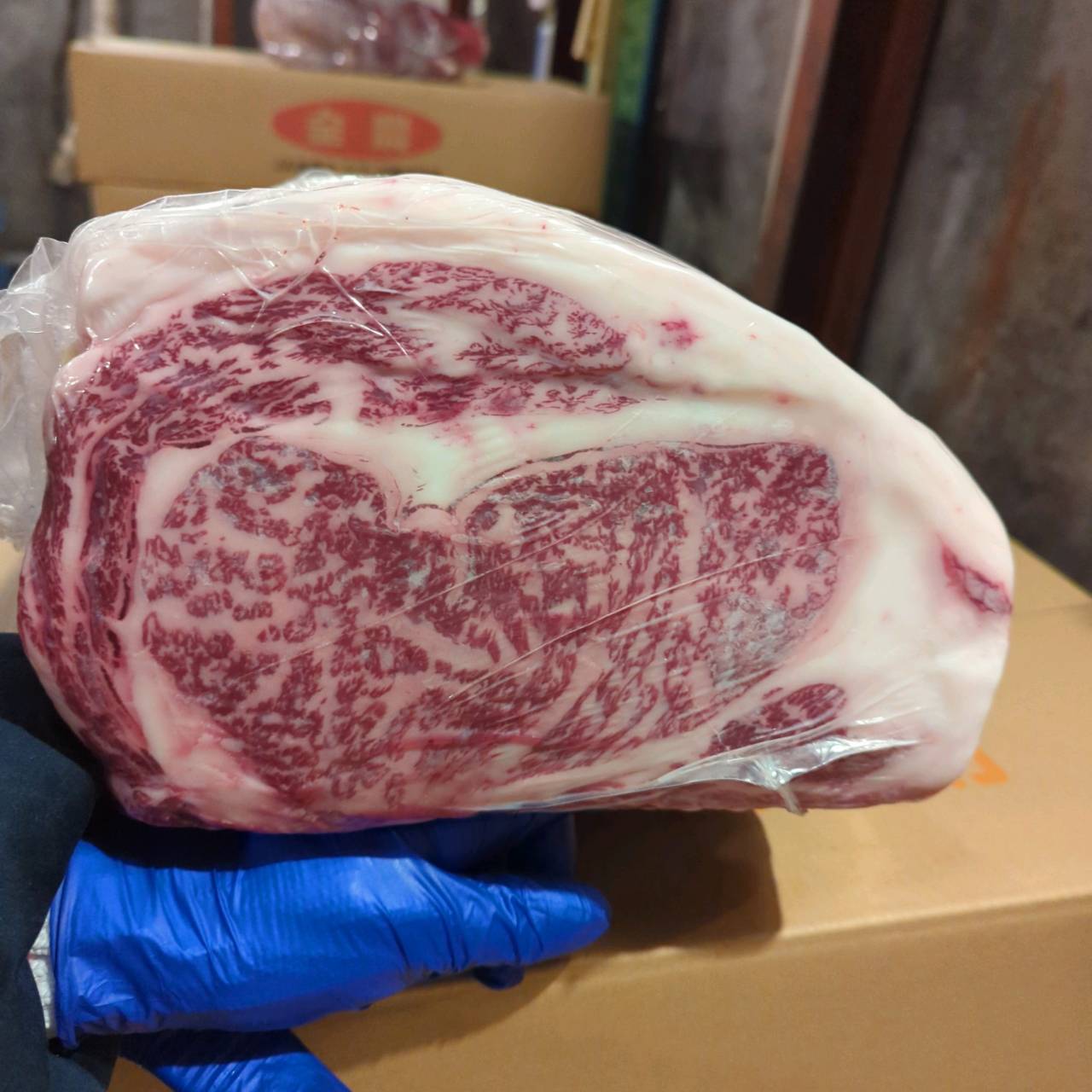 【写真現物】冷蔵 　国産交雑牛 リブロース　400右　10.0kg 　単価5,200/kg（税込）