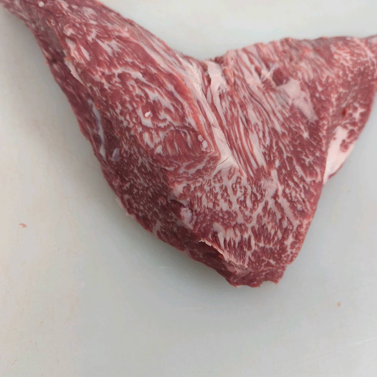 【写真現物】冷蔵 　国産交雑牛 トモサンカク　512左 1.8kg 　単価6,000円/kg（税込）