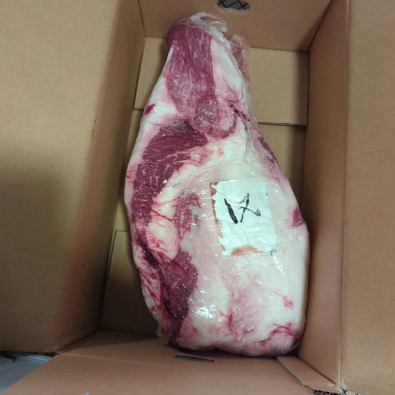 【写真現物】冷蔵 　国産交雑牛ブリスケ　4番クラス　 5157右 13.1kg 　単価2,480/kg（税込）