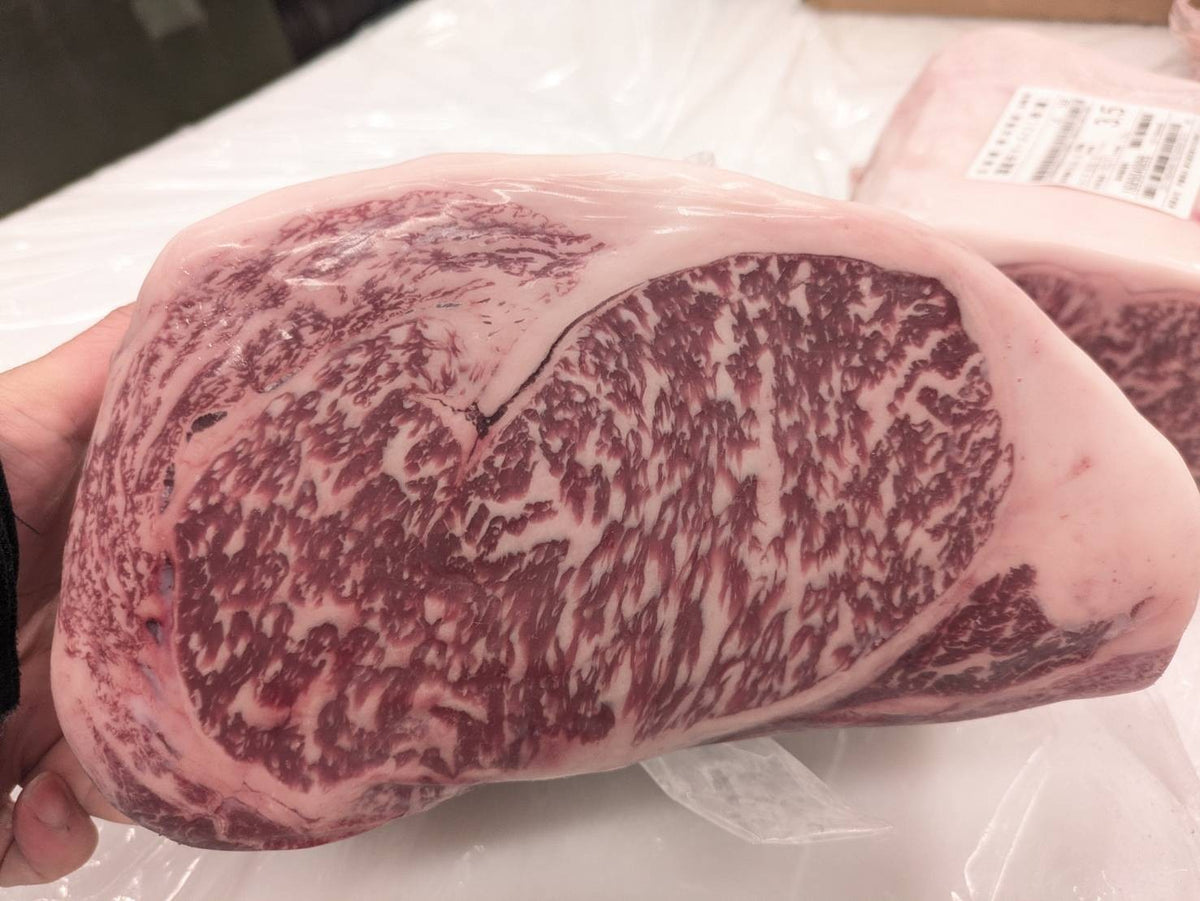 【現物写真】冷凍 国産交雑牛サーロイン 3分割 埼玉県産 559左 11.5kg 単価5,900/kg（税込） 賞味期限2028年09月16日