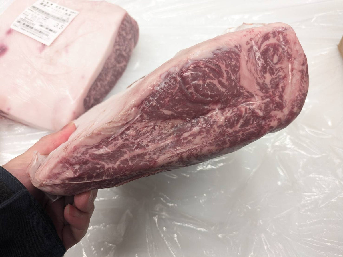 【現物写真】冷凍 国産交雑牛サーロイン 3分割 埼玉県産 559左 11.5kg 単価5,900/kg（税込） 賞味期限2028年09月16日