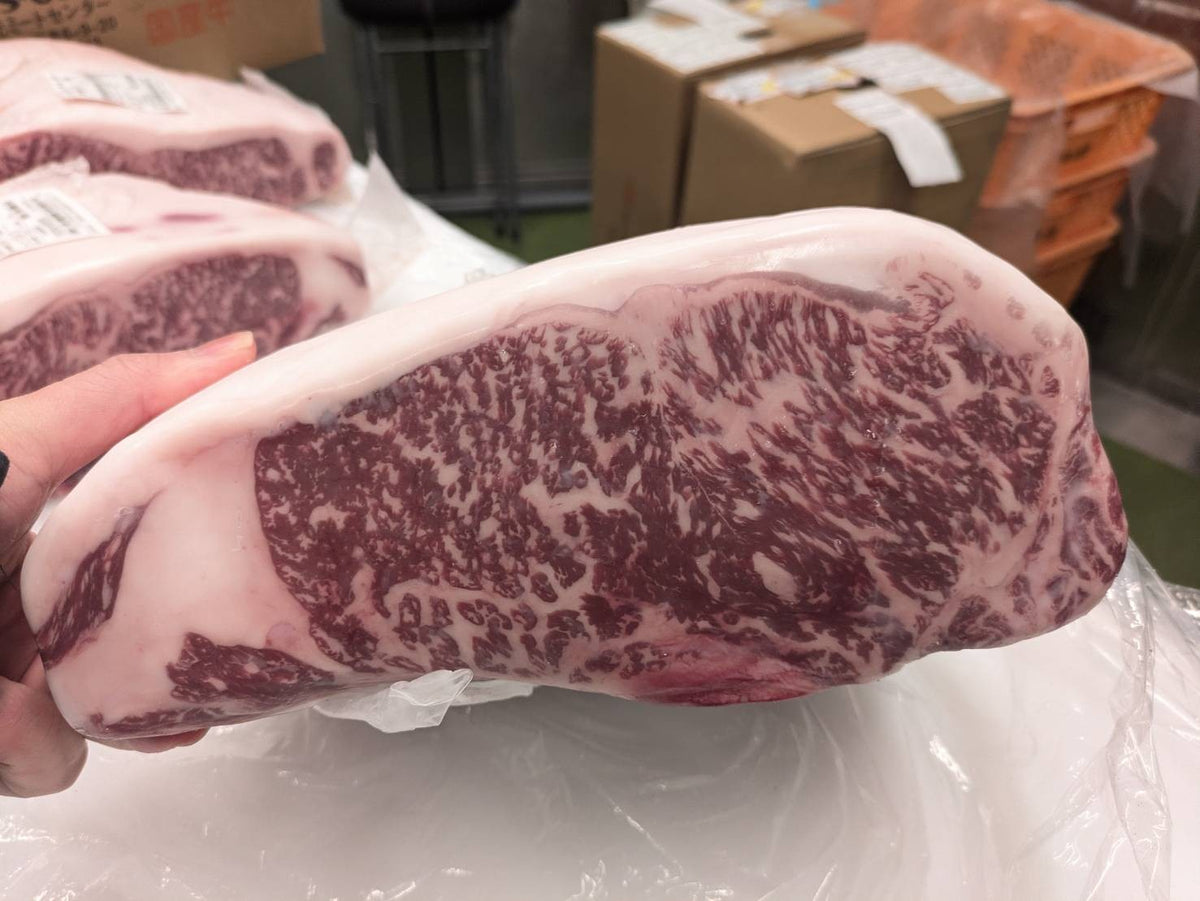 【現物写真】冷凍 国産交雑牛サーロイン 3分割 埼玉県産 559左 11.5kg 単価5,900/kg（税込） 賞味期限2028年09月16日