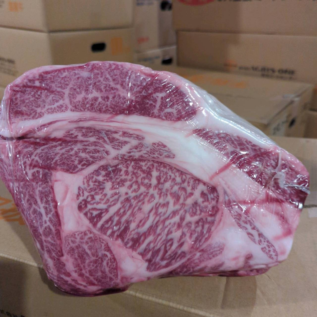 【現物写真】冷蔵 国産交雑牛リブロース 埼玉県産 605左 8.3kg 単価5,500/kg（税込） 賞味期限2026年11月06日