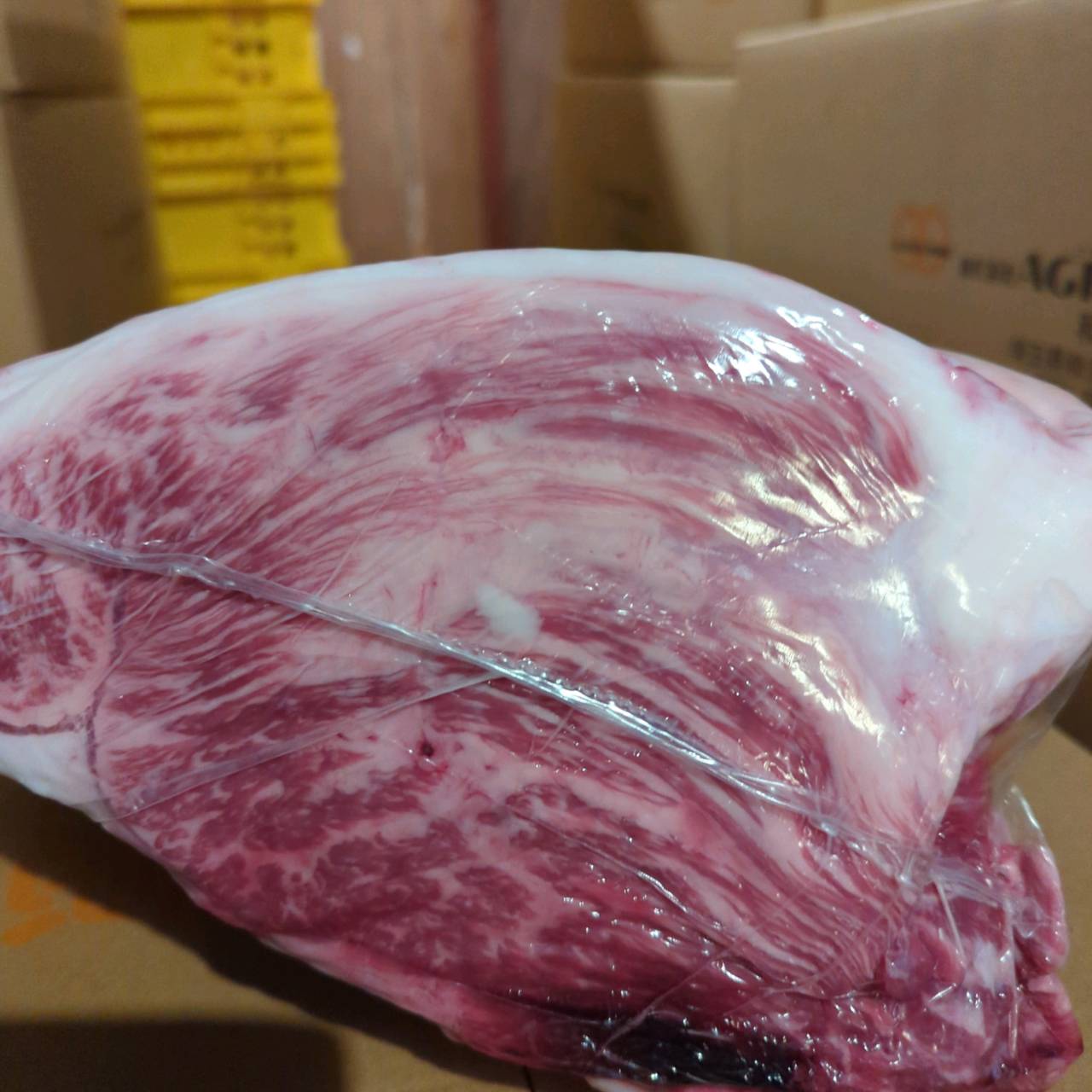 【写真現物】ソトモモ国産交雑牛　（ナカニクのみ）　※訳あり　629右　7.8kg　単価3,380/kg（税込）