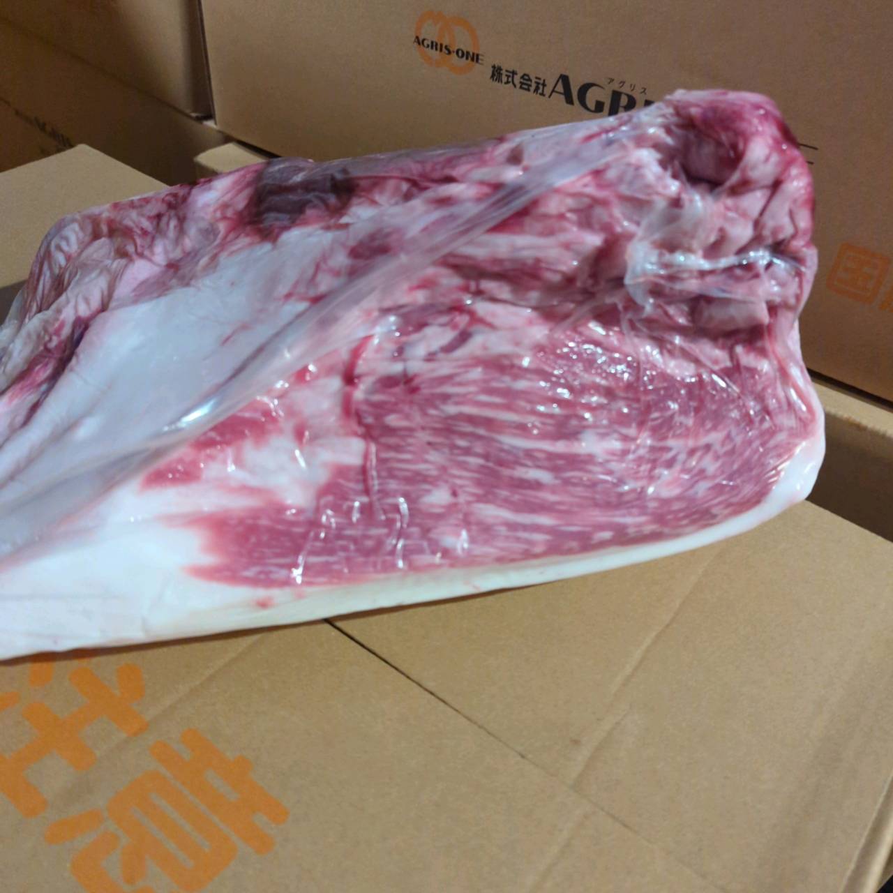 【写真現物】ソトモモ国産交雑牛　（ナカニクのみ）　※訳あり　629右　7.8kg　単価3,380/kg（税込）