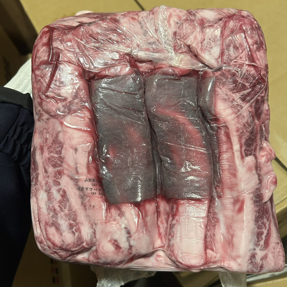 【現物写真】冷蔵 国産交雑牛リブロース 北海道産 6441右 8.1kg 単価5,500/kg（税込） 賞味期限2026年11月02日