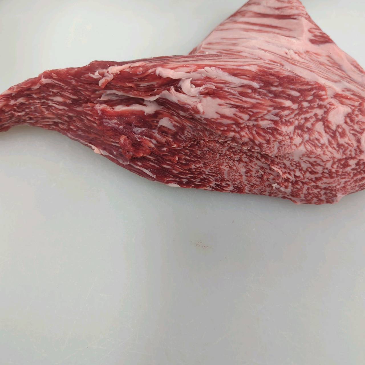 【写真現物】冷蔵 　国産交雑牛 トモサンカク　 907左 2.0kg 　単価6,000/kg（税込）